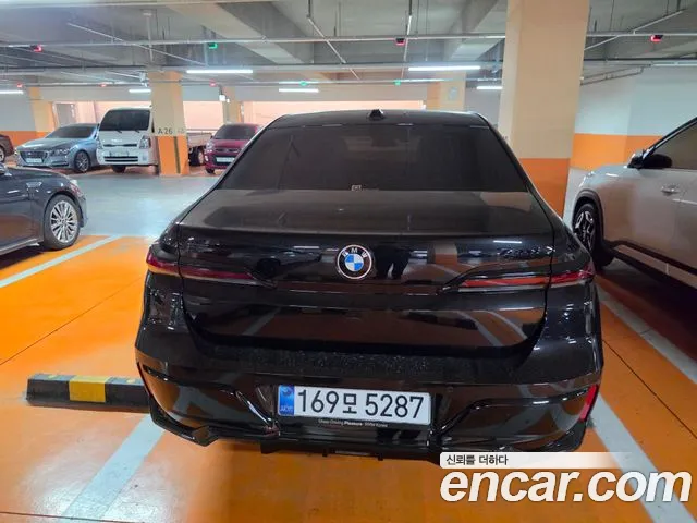 BMW 7 Series G70 — Фото автомобиля 7