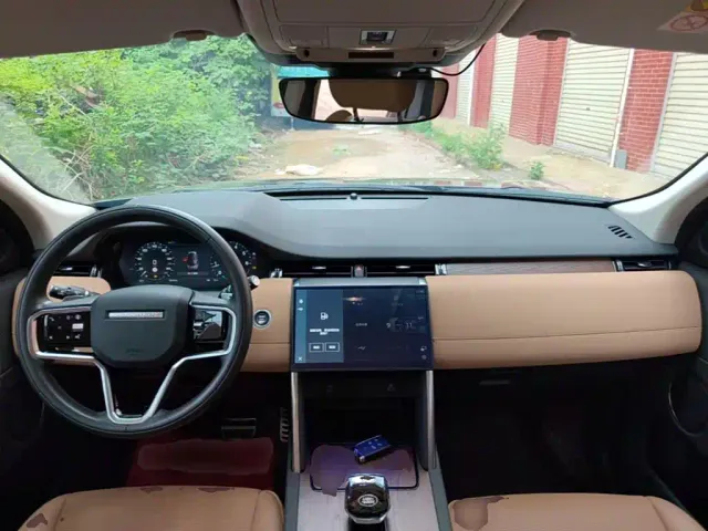 Land Rover Discovery Sport — Фото автомобиля 9