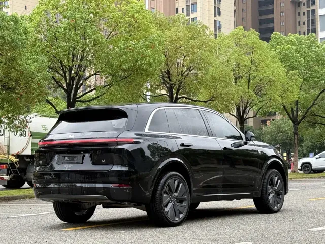 Li Auto L7 — Фото автомобиля 4