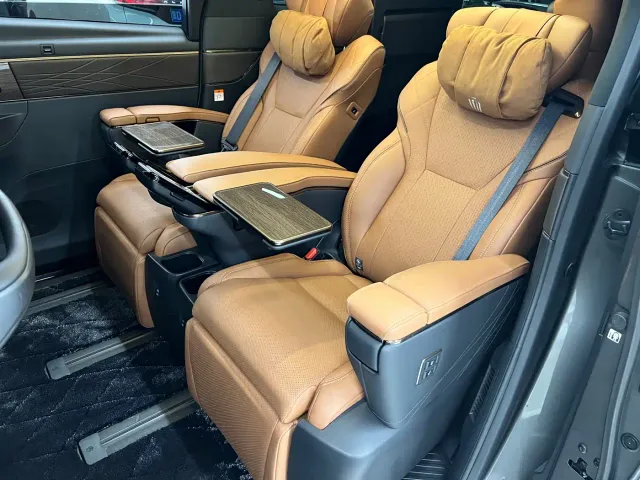 Toyota Vellfire — Фото автомобиля 12