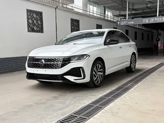 Volkswagen Lavida — Фото автомобиля 2