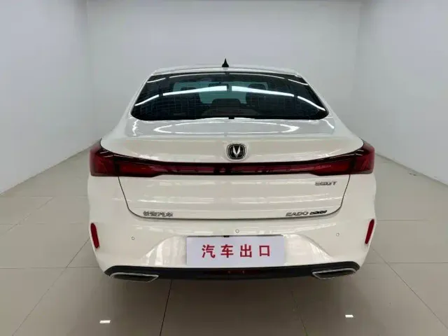 Changan Eado — Фото автомобиля 5