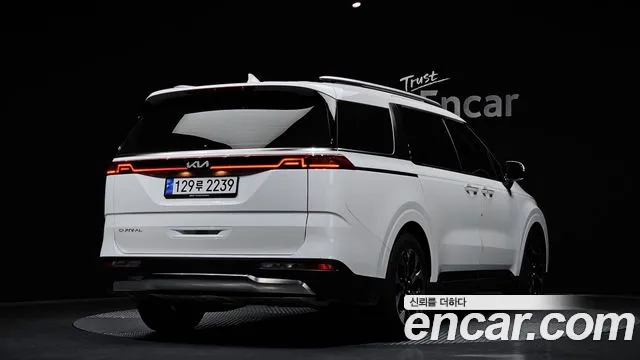 Kia Canival — Фото автомобиля 2