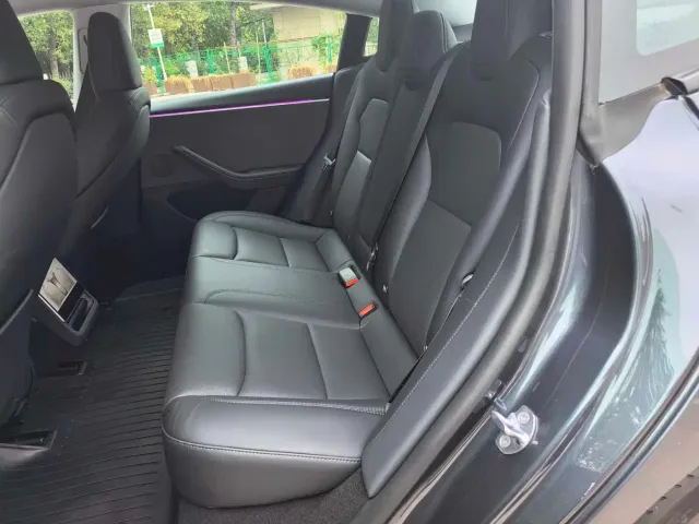 Tesla Model 3 — Фото автомобиля 14