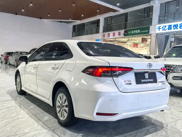 Toyota Corolla — Фото автомобиля 6