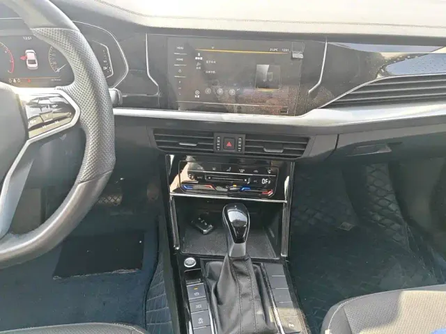 Volkswagen Passat — Фото автомобиля 13
