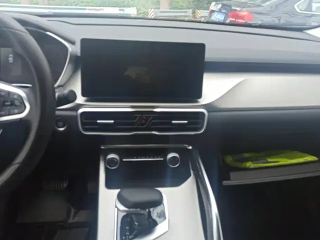 Geely Binyue — Фото автомобиля 13