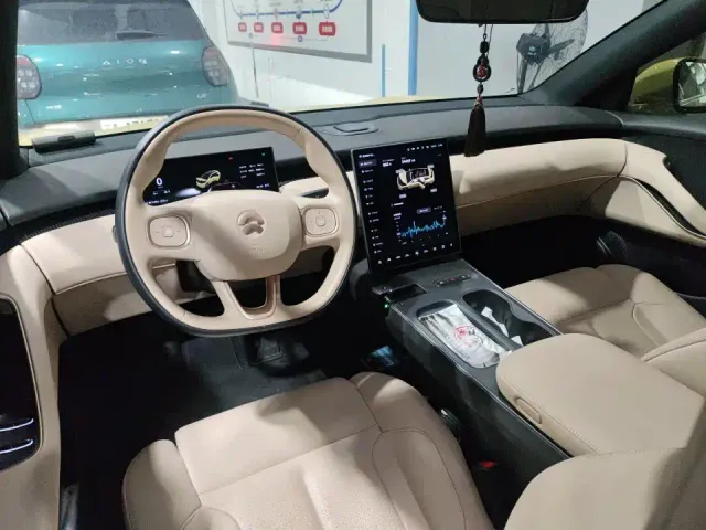 Nio ET5 Touring — Фото автомобиля 3
