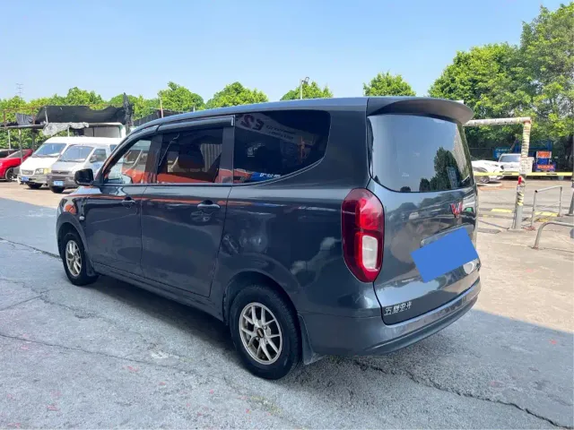 Wuling Hongguang — Фото автомобиля 4