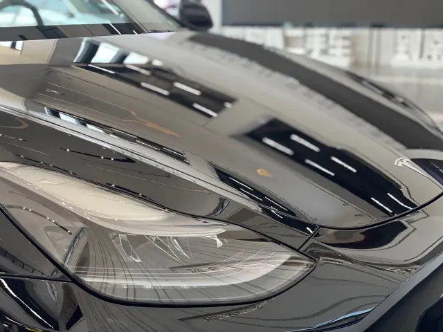 Tesla Model Y — Фото автомобиля 18