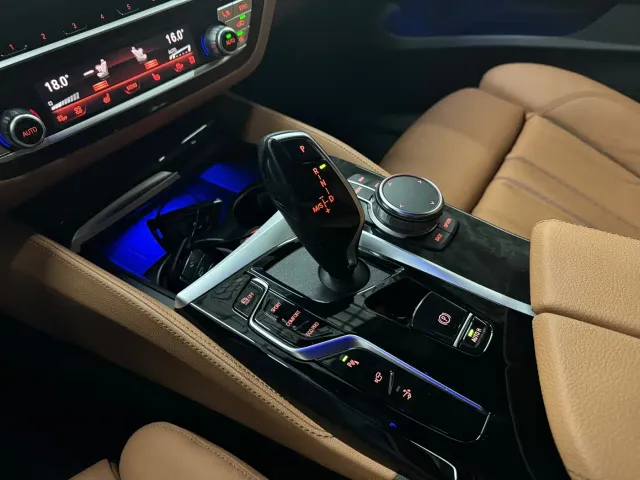 BMW 6 Series Gran Turismo — Фото автомобиля 10