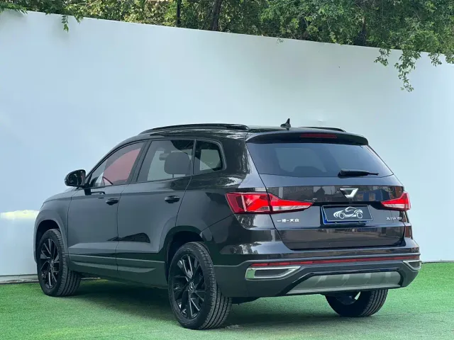 Jetta VS7 — Фото автомобиля 9