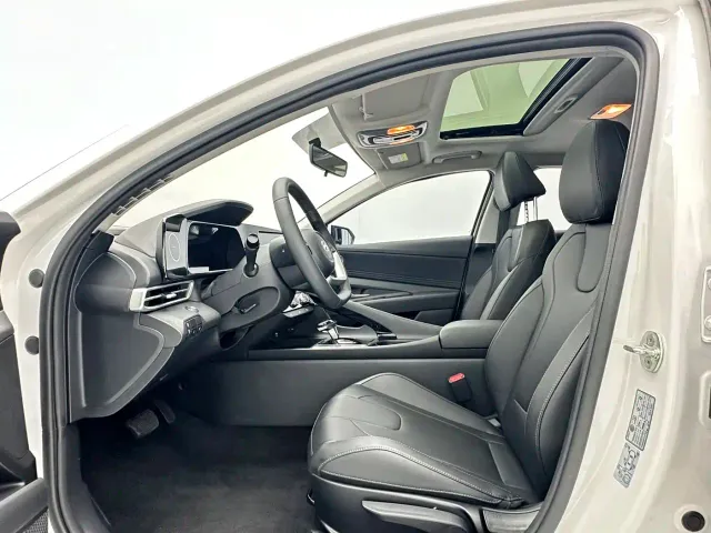 Hyundai Elantra — Фото автомобиля 4