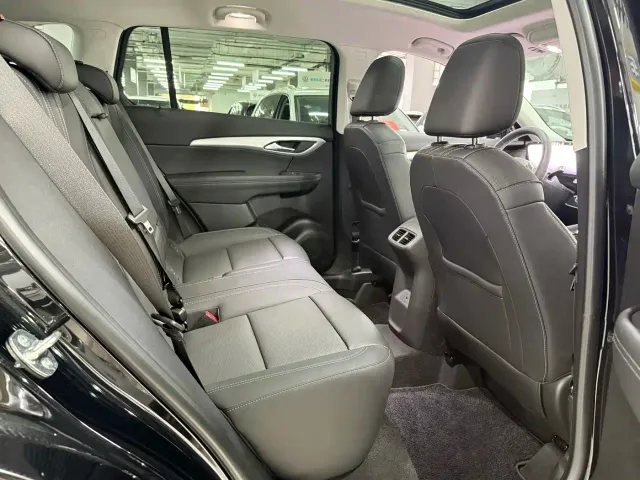 Buick Envision Plus — Фото автомобиля 11