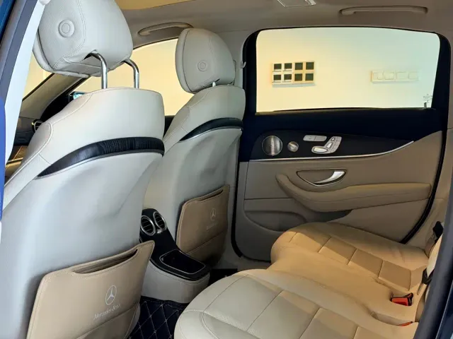 Mercedes-Benz E-Class — Фото автомобиля 6
