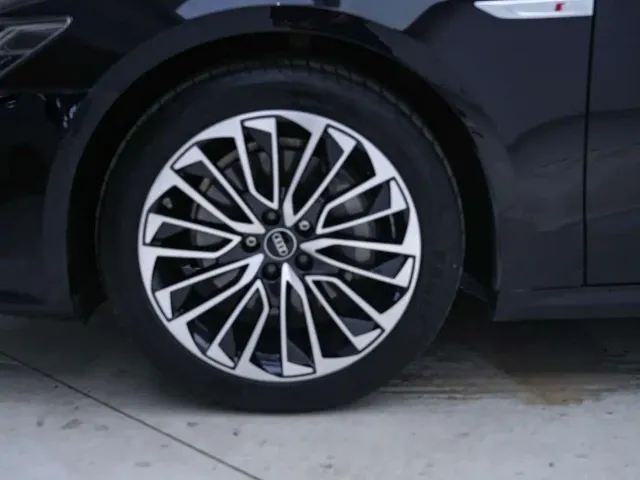 Audi A7L — Фото автомобиля 10
