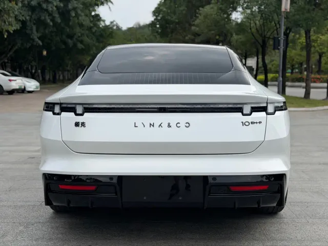 Lynk & Co 10 EM-P — Фото автомобиля 5