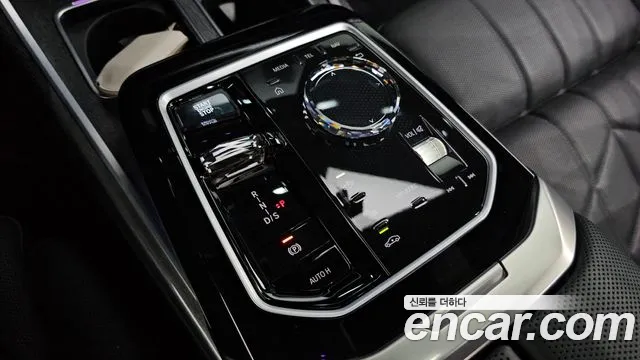 BMW 7-Series — Фото автомобиля 9