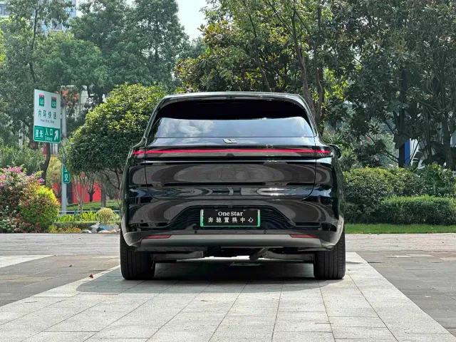 Li Auto L6 — Фото автомобиля 7