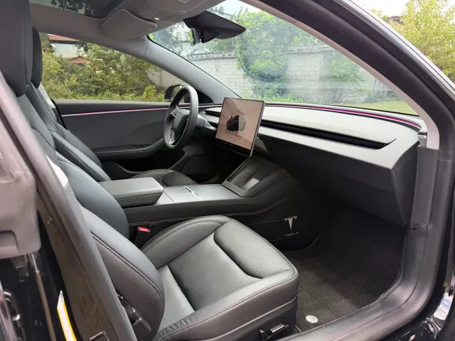 Tesla Model 3 — Фото автомобиля 8