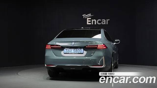 BMW i5 G60 — Фото автомобиля 4