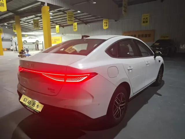 BYD Seal 05 DM-i — Фото автомобиля 9