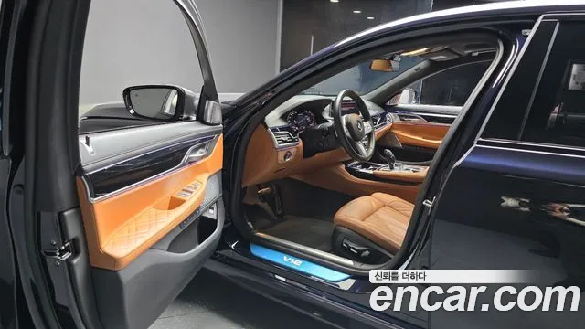 BMW 7 Series — Фото автомобиля 15