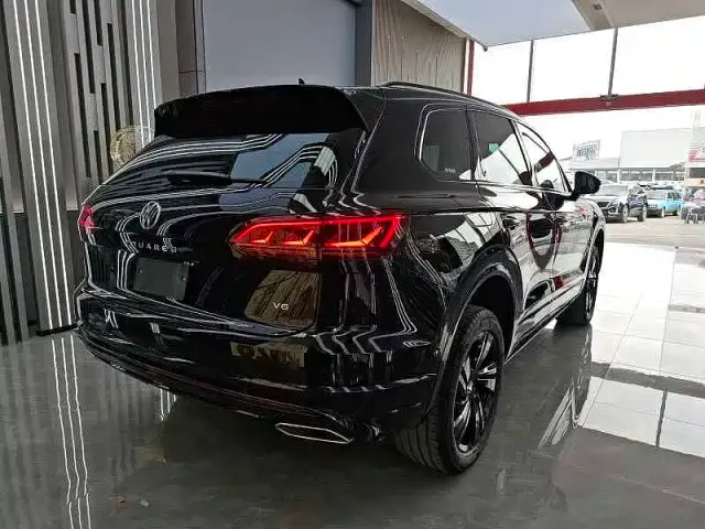 Volkswagen Touareg — Фото автомобиля 4
