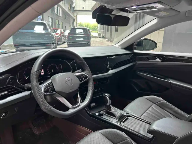 Volkswagen Passat — Фото автомобиля 7