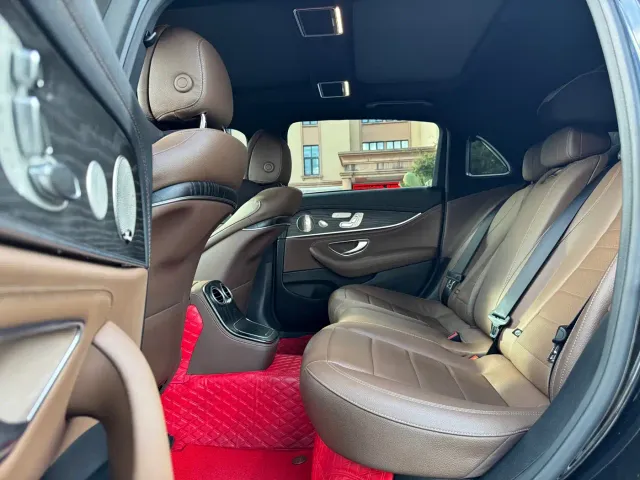 Mercedes-Benz E-Class — Фото автомобиля 15