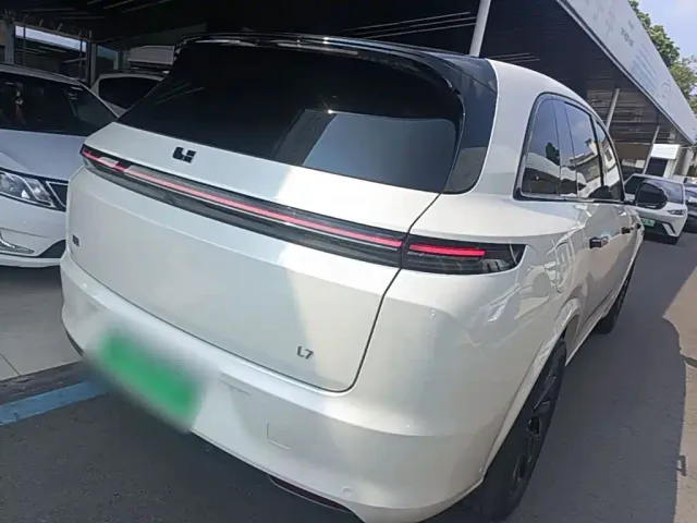 Li Auto L7 — Фото автомобиля 6