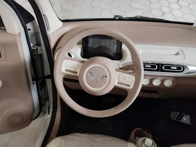 Wuling Hongguang Mini EV — Фото автомобиля 10