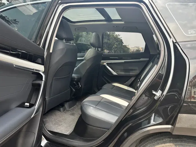 Geely Boyue L — Фото автомобиля 8