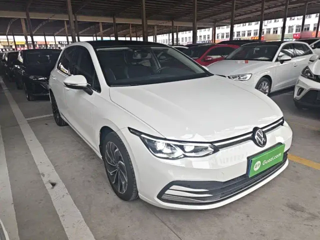 Volkswagen Golf — Фото автомобиля 3