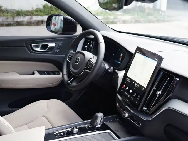 Volvo XC60 — Фото автомобиля 14