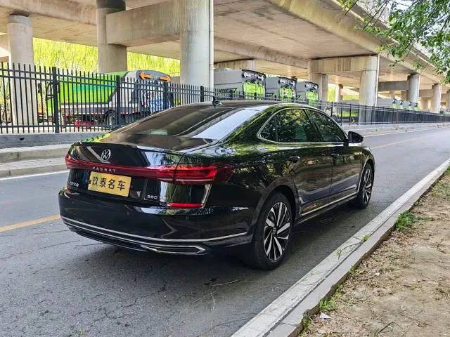 Volkswagen Passat — Фото автомобиля 7