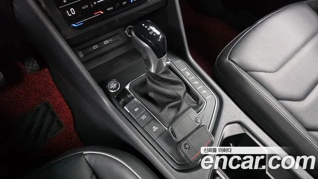 Volkswagen Tiguan Tiguan 2 поколение 2.0 TDI Premium — Фото автомобиля 9