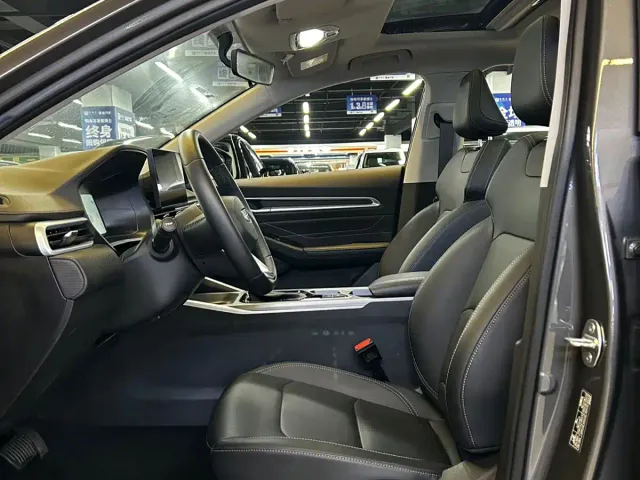 Geely Emgrand — Фото автомобиля 5