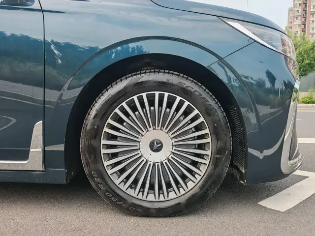 Voyah Auto Voyah Dreamer 2025 PHEV AWD Flagship Kunpeng Edition — Фото автомобиля 26