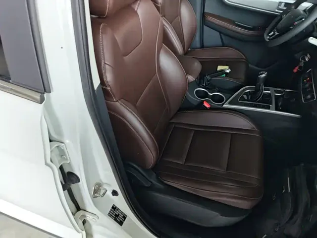 Forthing T5 — Фото автомобиля 24