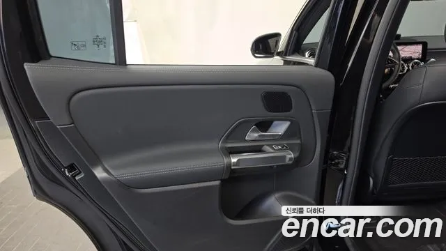 Mercedes-Benz EQB X243 — Фото автомобиля 24