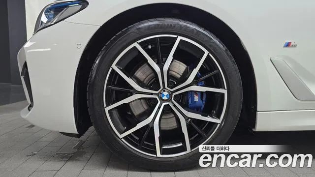 BMW 5-Series — Фото автомобиля 3