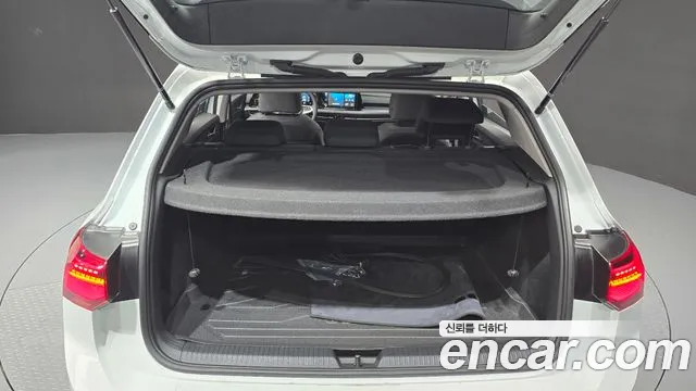 Volkswagen Golf Golf 8 поколение 2.0 TDI Prestige — Фото автомобиля 30
