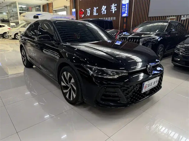 Volkswagen Passat — Фото автомобиля 3