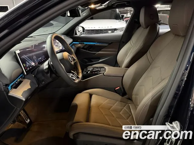 BMW 5 Series G60 — Фото автомобиля 9