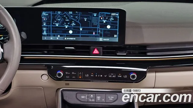 Kia Carnival Generation 4 — Фото автомобиля 23