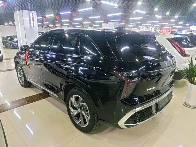 Hongqi HS3 PHEV — Фото автомобиля 4