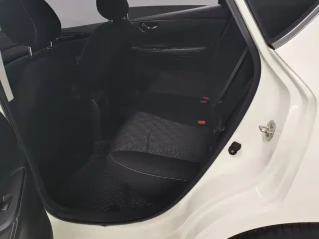 Nissan Tiida — Фото автомобиля 16
