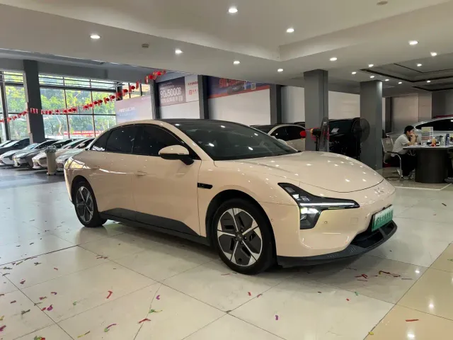 Xpeng MONA M03 — Фото автомобиля 3