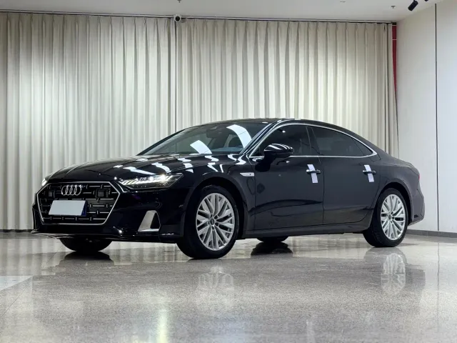 Audi A7L — Фото автомобиля 10